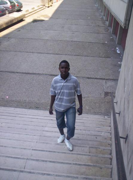 les marches longues de l'escalier de la r�sidence jean zay